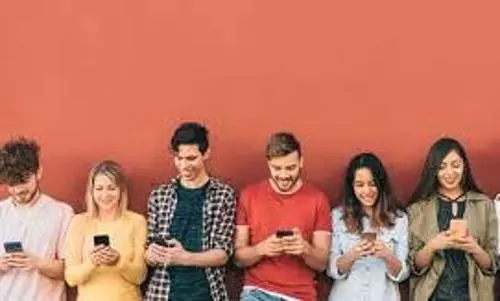 A one-minute phone break can boost students performance