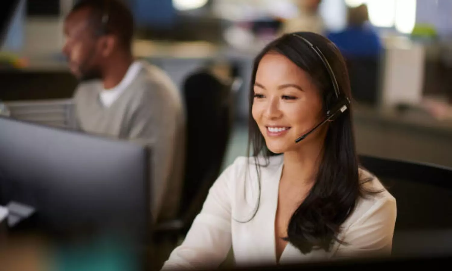 UAE suspends telemarketers mobile numbers, imposes fines for regulatory violations