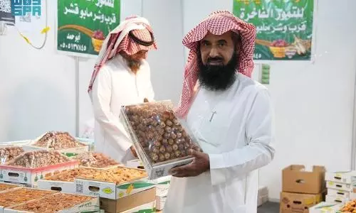 Riyadh dates exhibition attracts massive crowds