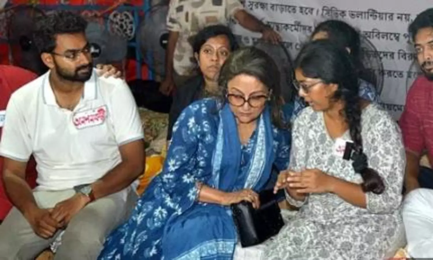 Woman doctor at RG Kar hunger strike falls unconscious in toilet