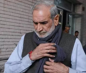 Delhi HC admits CBIs appeal against acquittal of Sajjan Kumar in 1984 riots case