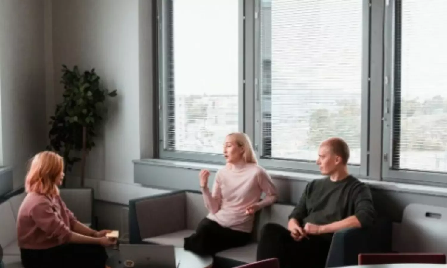 Chinese man lives with wife, 4 lovers in same building unaware of each other