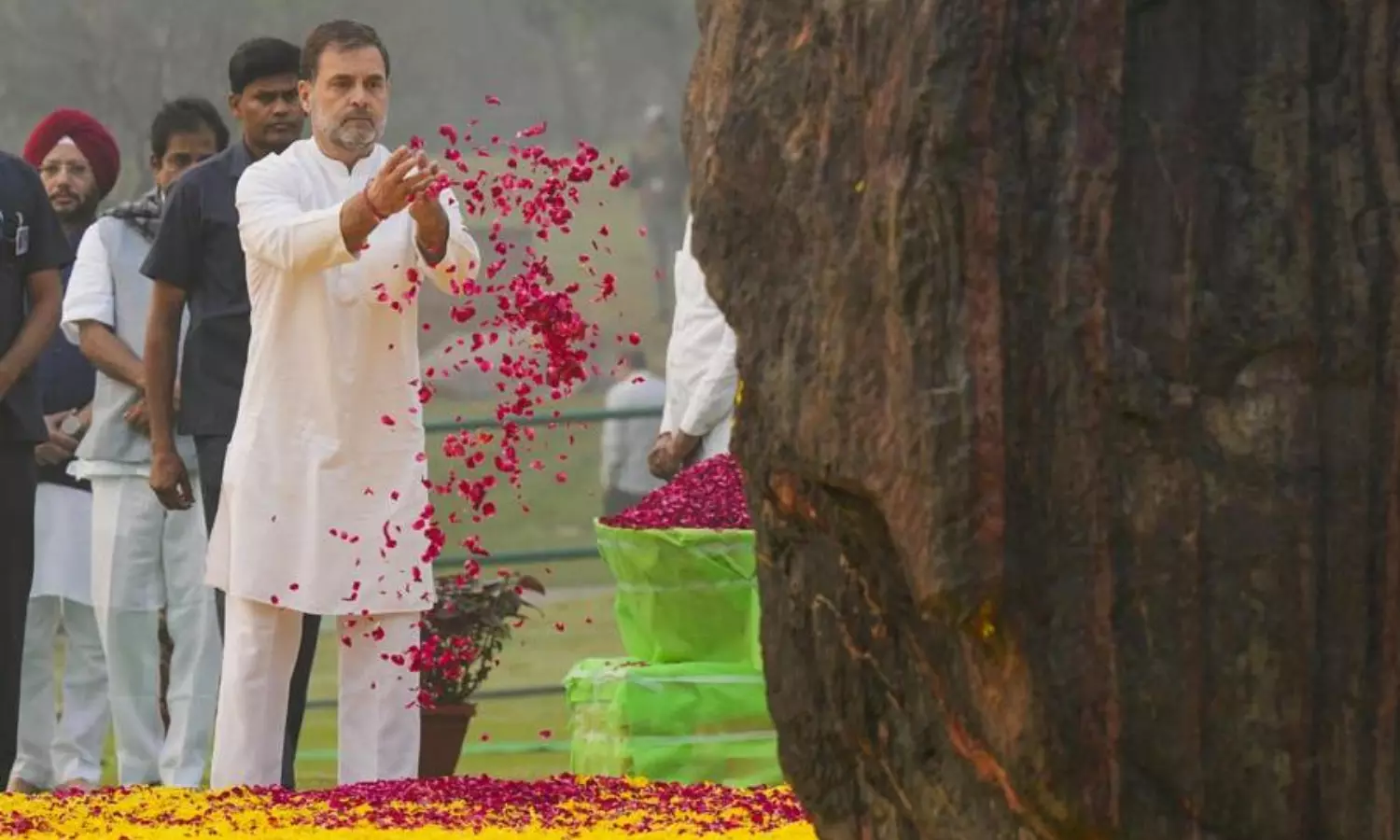 Rahul Gandhi leads tributes to Indira Gandhi on 107th birth anniversary