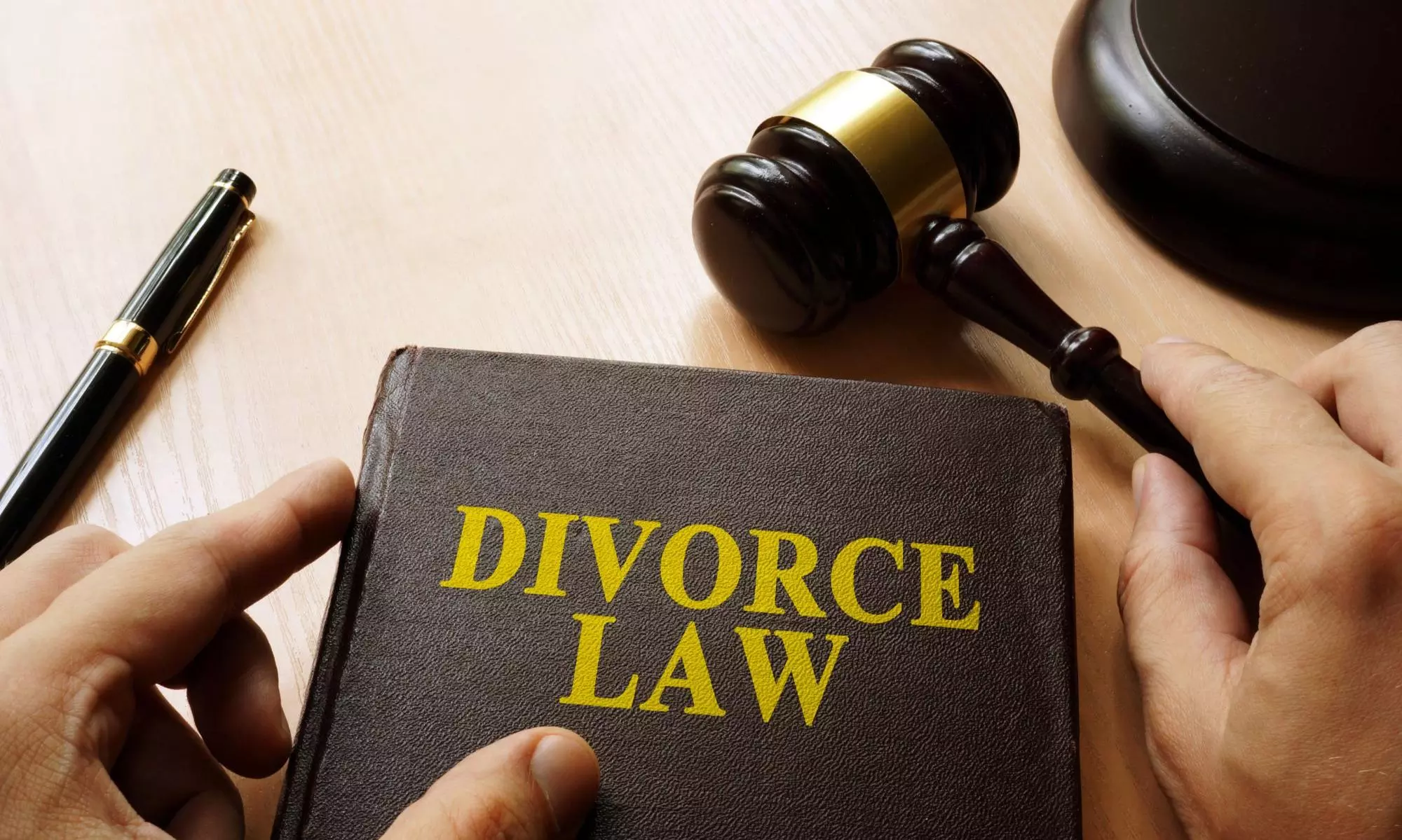 Wife entitled to matrimonial amenities during pendency of divorce: SC