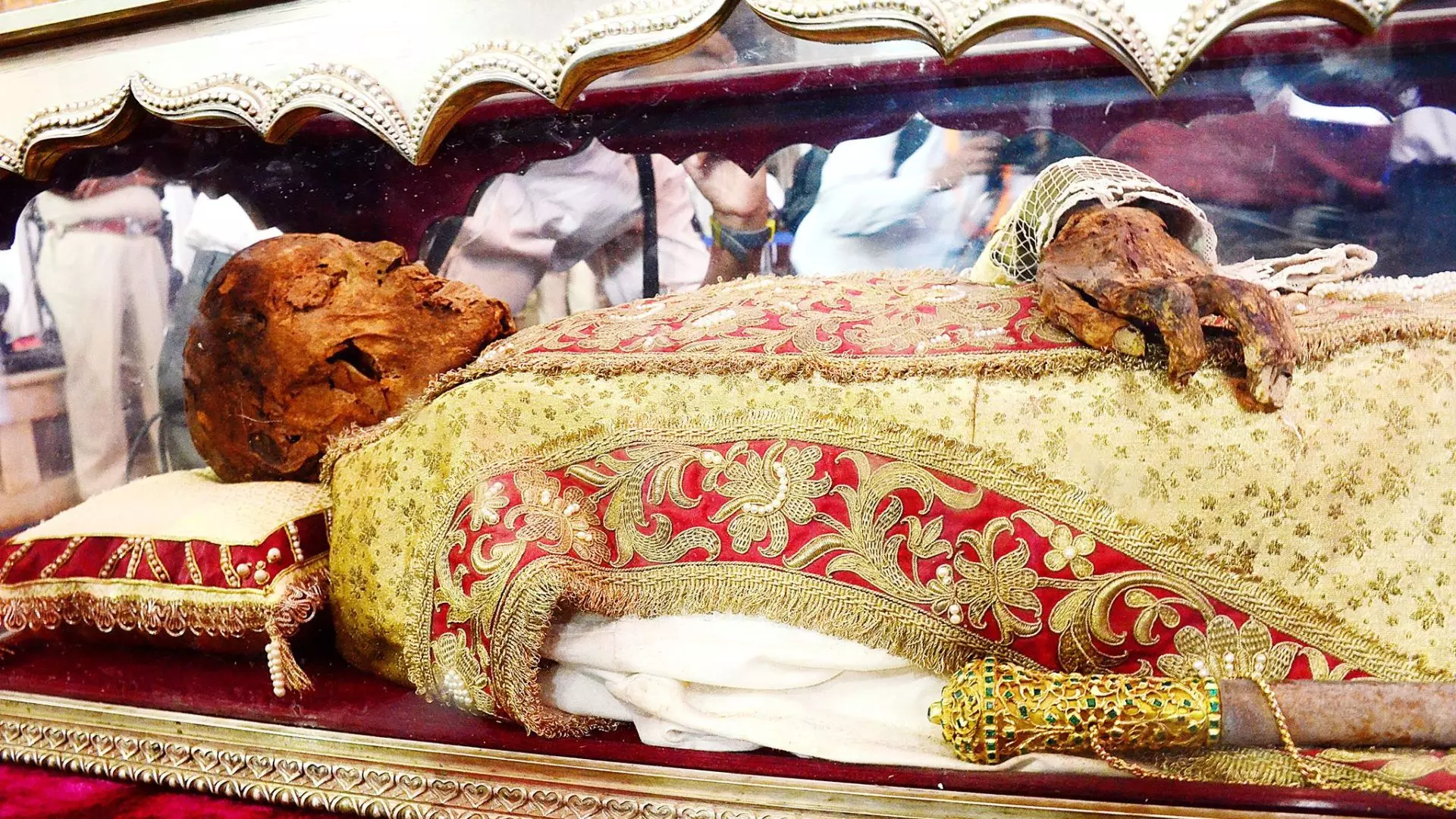 Exposition of sacred relics of St. Francis Xavier begins in Goa today