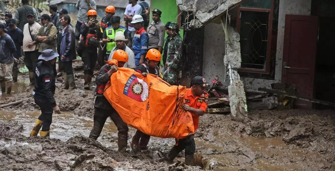 Landslide, flash flood in Indonesia leave 16 dead and 6 missing