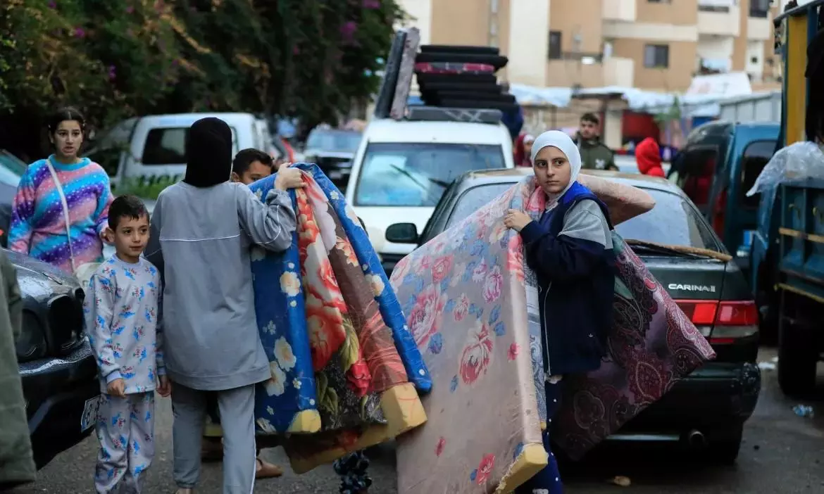 Lebanese civilians return home as fragile ceasefire takes hold