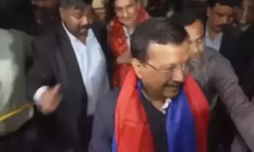 Man throws liquid at Kejriwal; AAP accuse BJP of attack