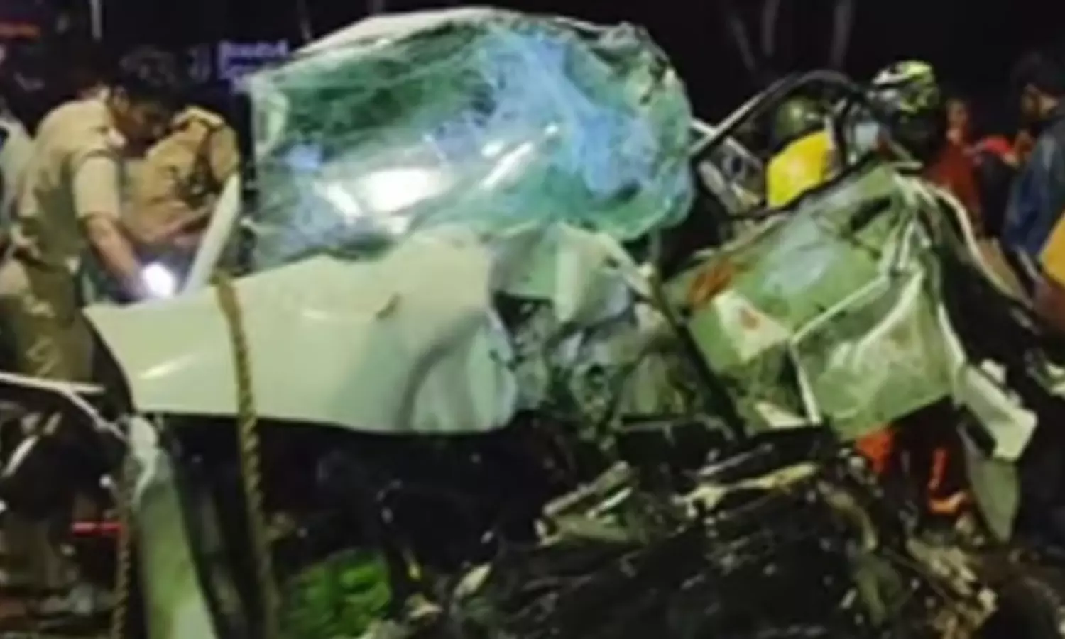 Kerala: Five medical students killed after car collides with bus