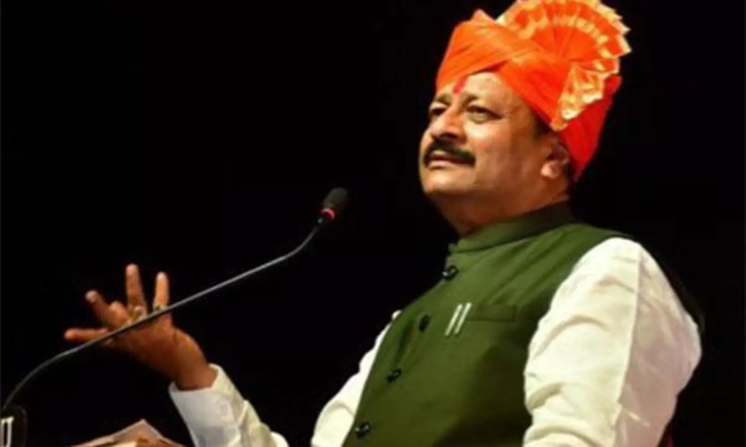 Karnataka BJP issues senior party leader show cause over remarks