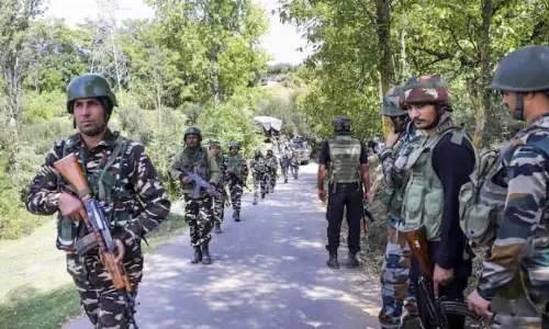 Encounter breaks out between security forces & terrorists in J&Ks Srinagar