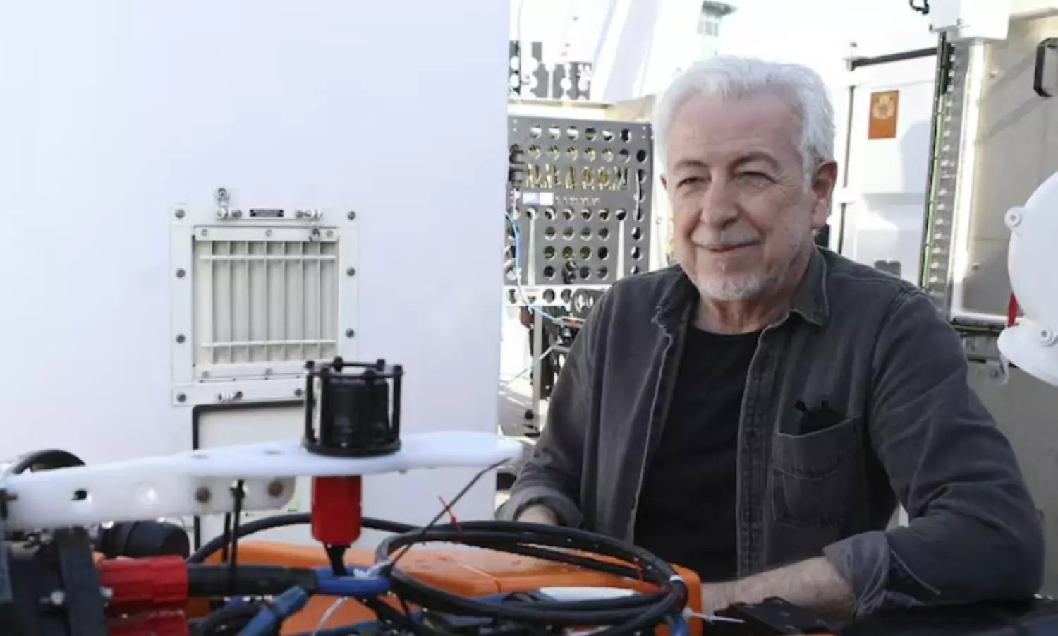 Syrian Professor Oussama Khatib honored with Great Arab Minds award