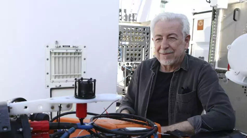 Syrian Professor Oussama Khatib honored with Great Arab Minds award