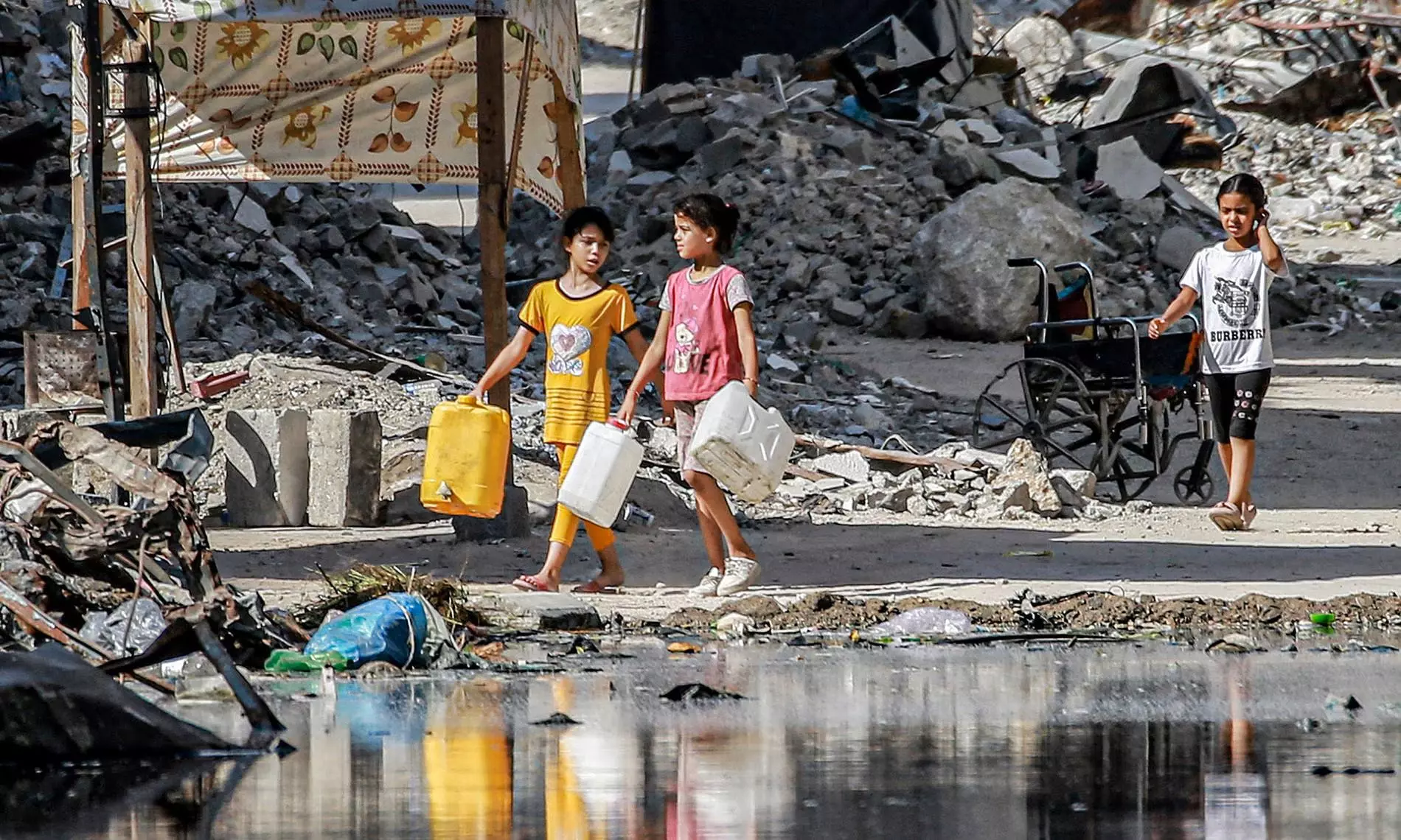 Israel’s deliberate destruction of Gaza’s water supply amounts to genocide: Report