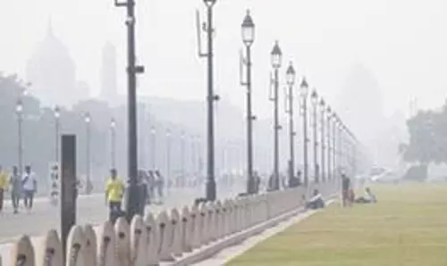 Trains, flights delayed as dense fog, very poor air quality grip Delhi