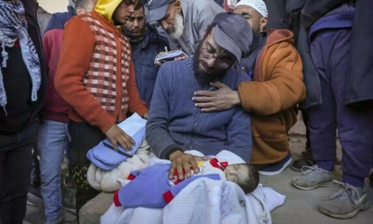 Fourth infant death in Gaza as tents provide poor relief from cold
