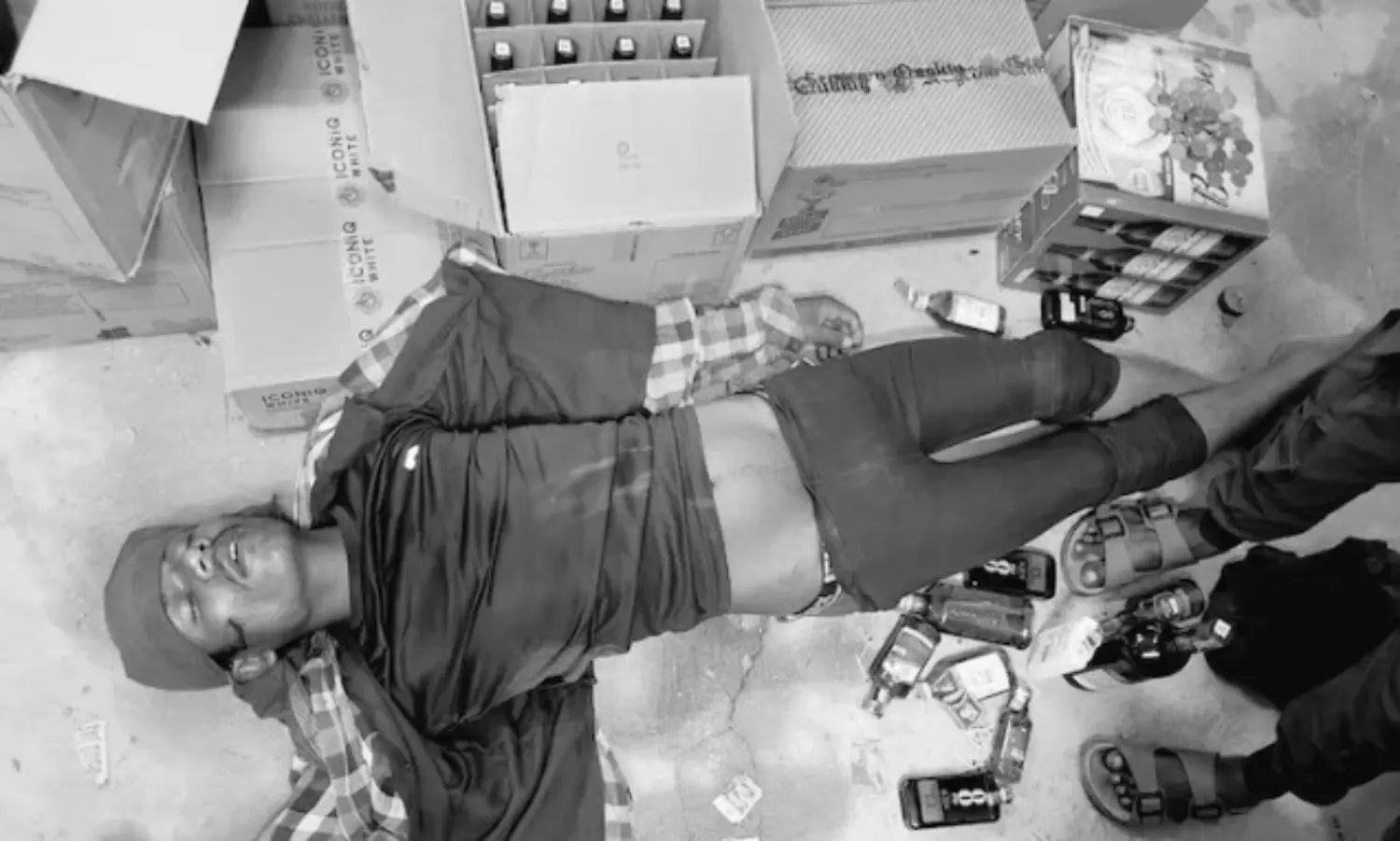 Telangana thief robs liquor shop, dozes off after a drinking spree