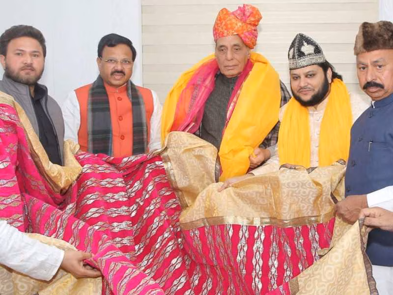 Chadar offered at Ajmer Sharif dargah on behalf of Rajnath Singh