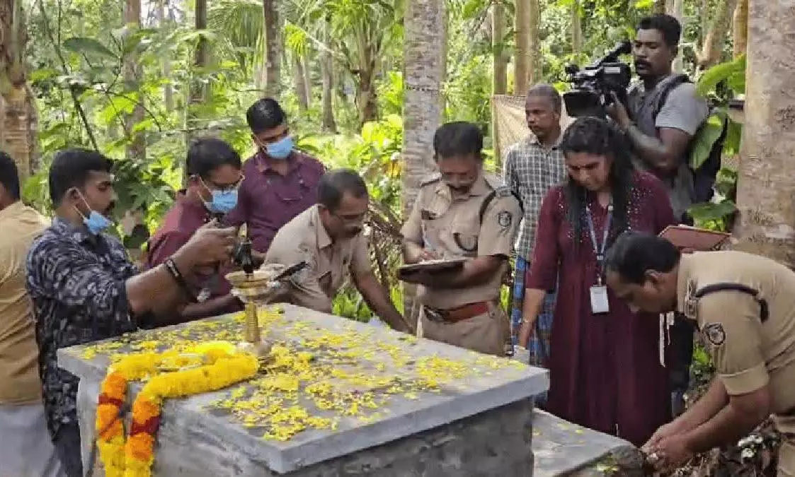 Tomb broken open to find Gopan’s body in a sitting position, covered with ash