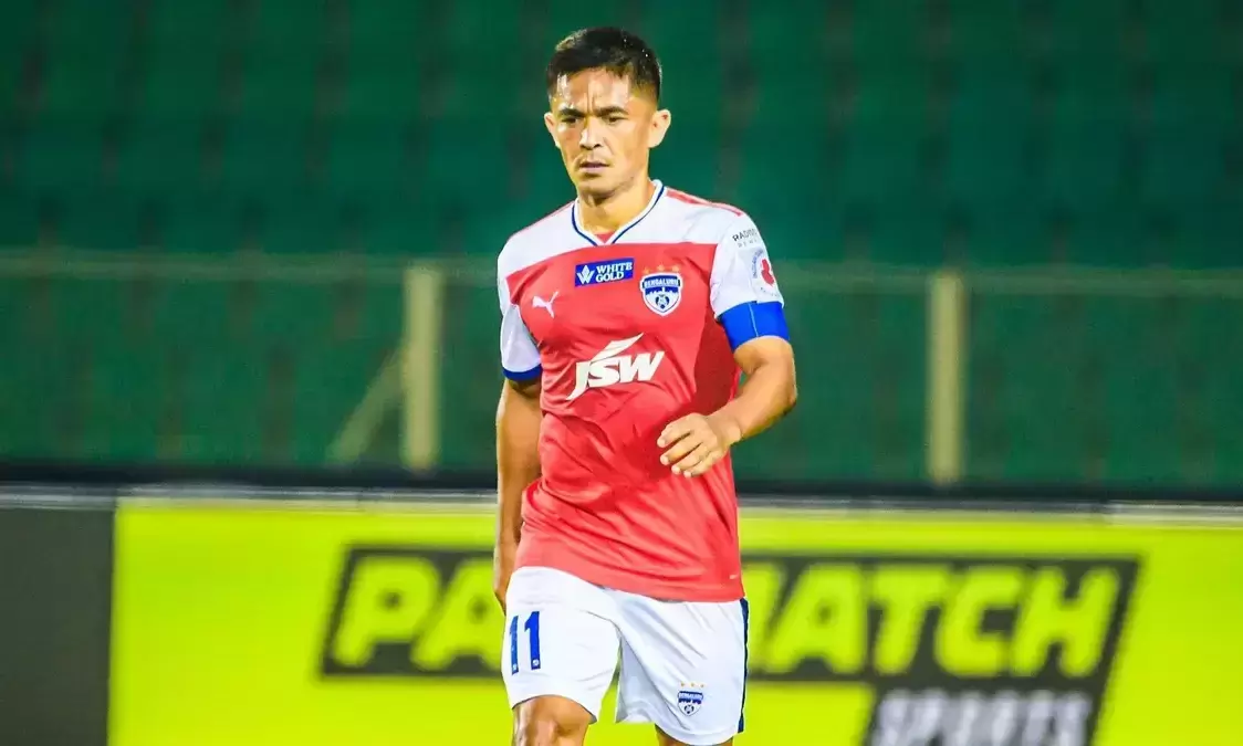 ISL: Sunil Chhetri brings Hyderabad-Bengaluru battle to draw 1-1