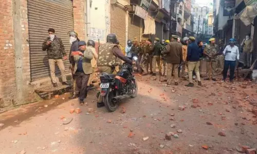 Two groups clash in Maharashtras Nandurbar triggering tension