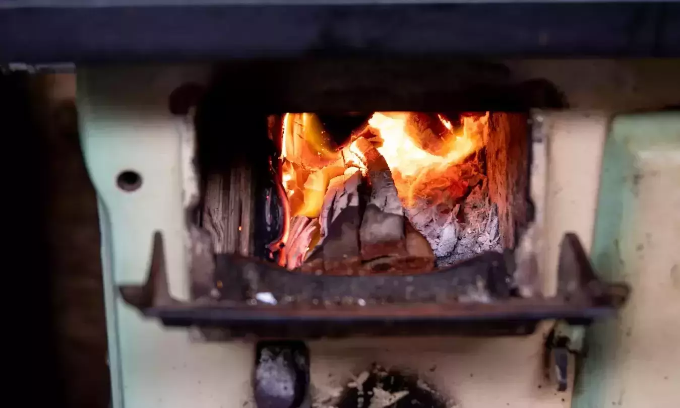 Wood-burning stoves: A growing health and environmental hazard
