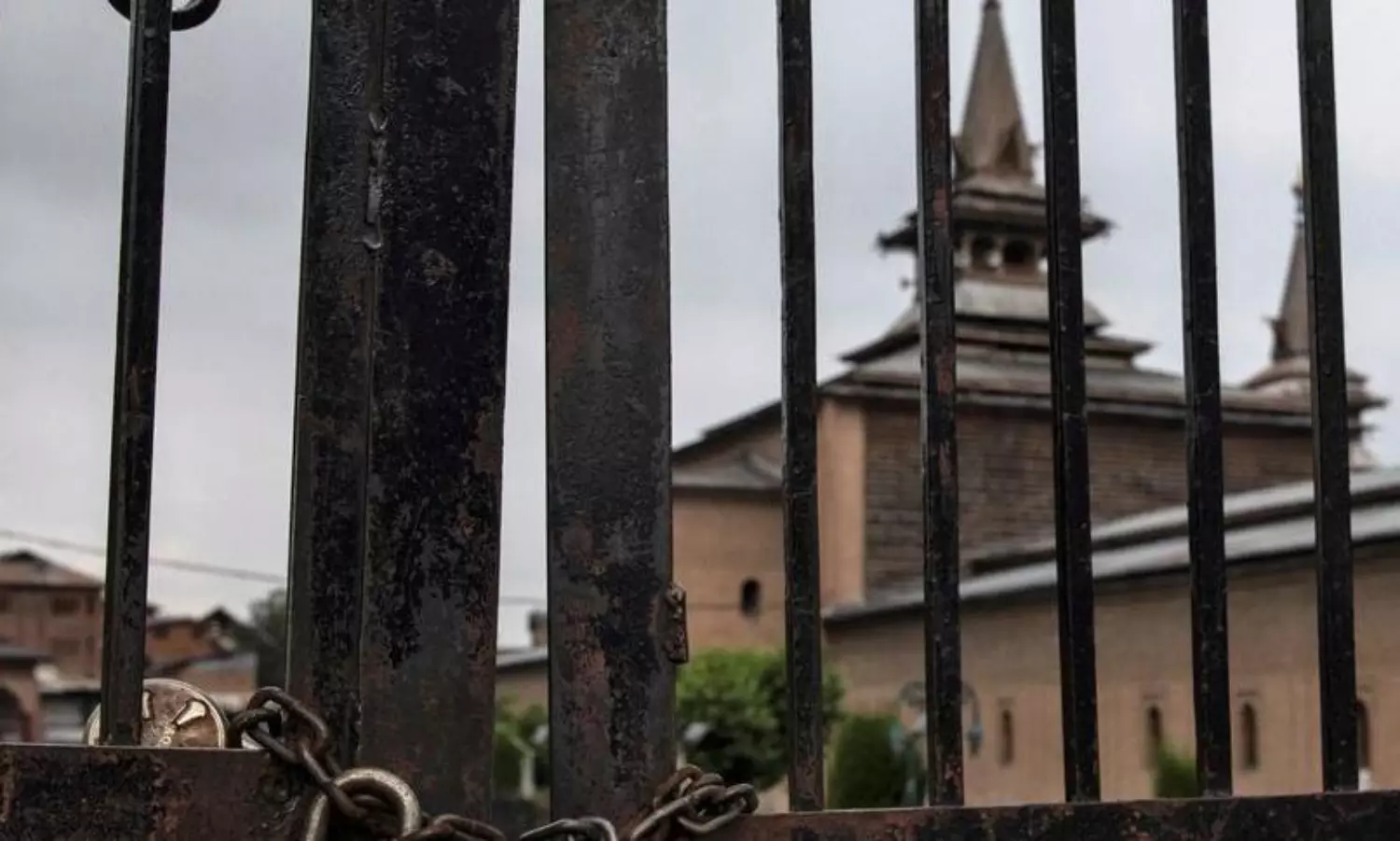 Police restrict night prayer at Srinagar’s Jamia Masjid on Shab-e-Baraat
