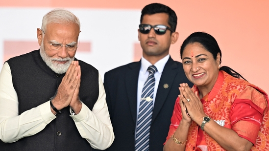 Madhya Rekha Rekha Gupta sworn in as Delhi CM, BJP returns to power after 27 yrs