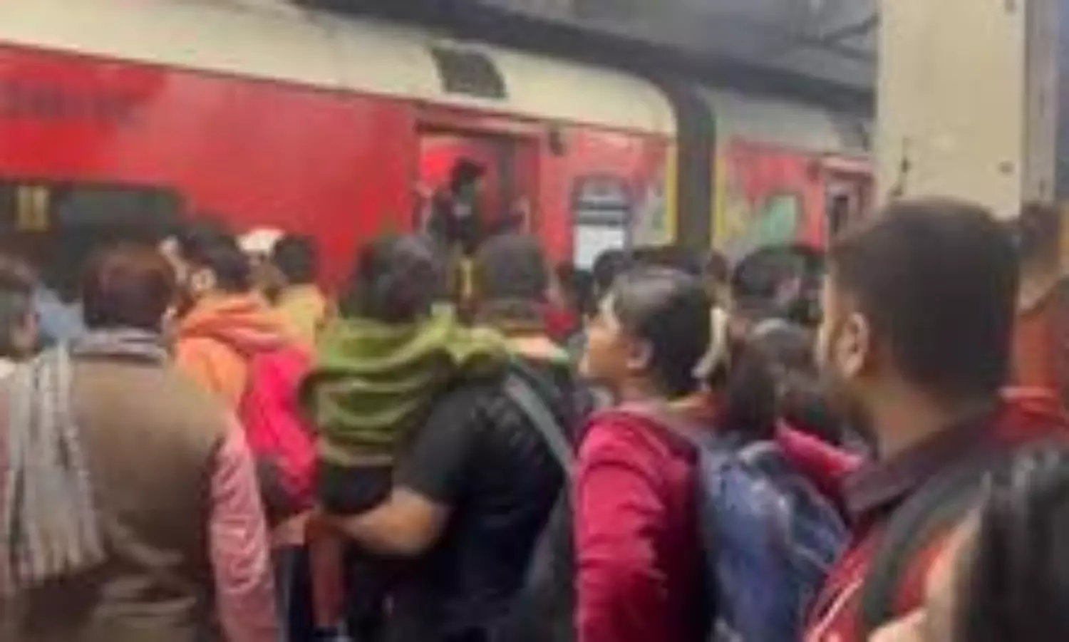 X ordered by Railway Ministry to remove posts of Delhi railway station stampede