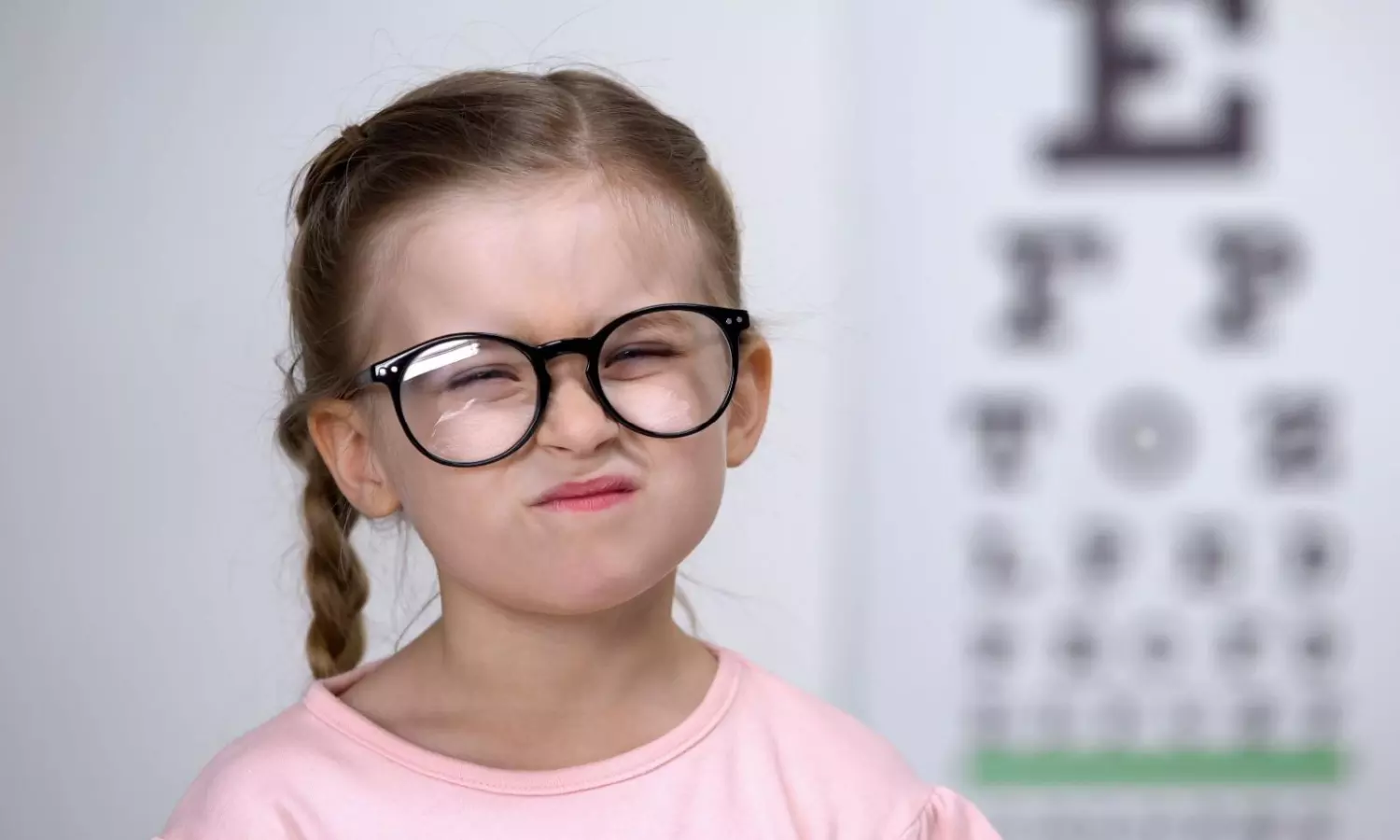 Every hour of screen time raises risk of vision loss in children: Study