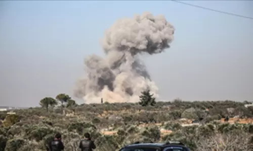 Israel strikes Lebanon-Syria border crossings