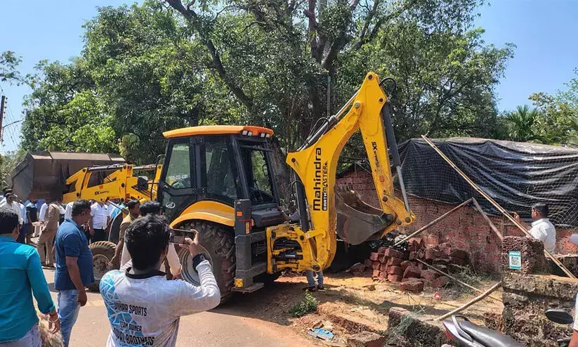 BJP govt in Maharashtra bulldozes Muslim familys home, livelihood