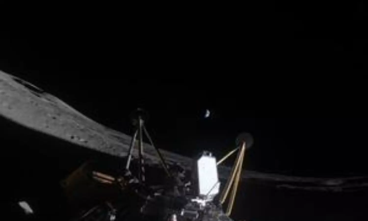 Mission of US private lunar lander ends after it tips over on Moon