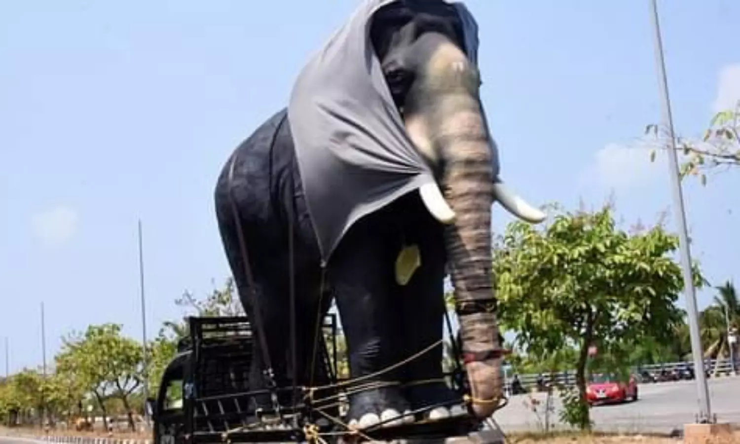 Parvati Nair, PETA gift mechanical elephant to temple in Kerala