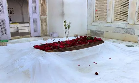 ‘Want the same thing’: Fadnavis backs call for removal of Aurangzeb’s tomb