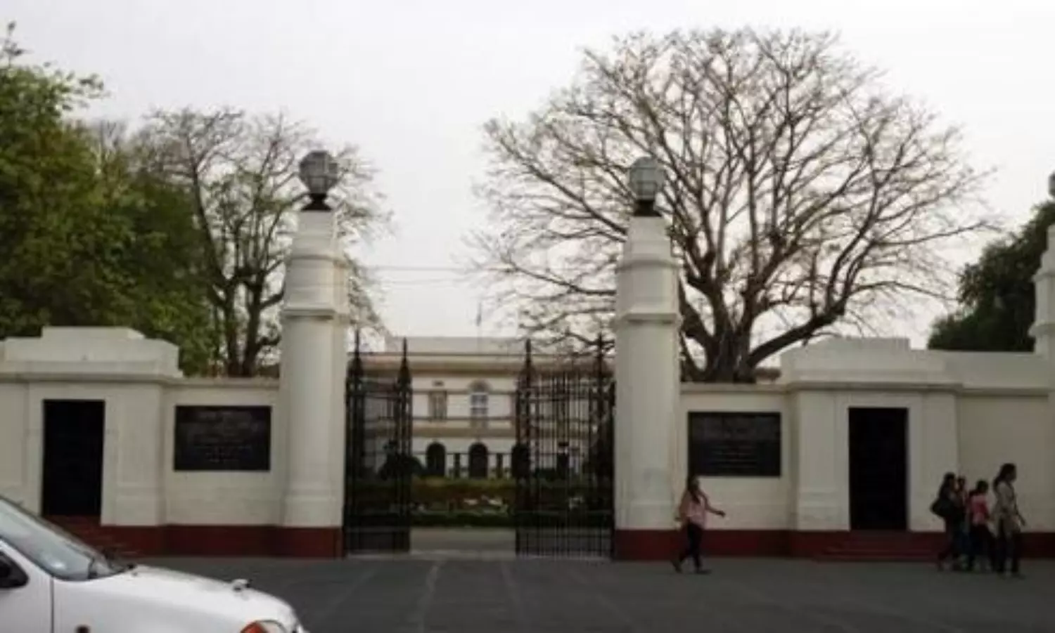 PMs’ Museum writes to Sonia Gandhi seeking access to Nehru papers taken in 2008