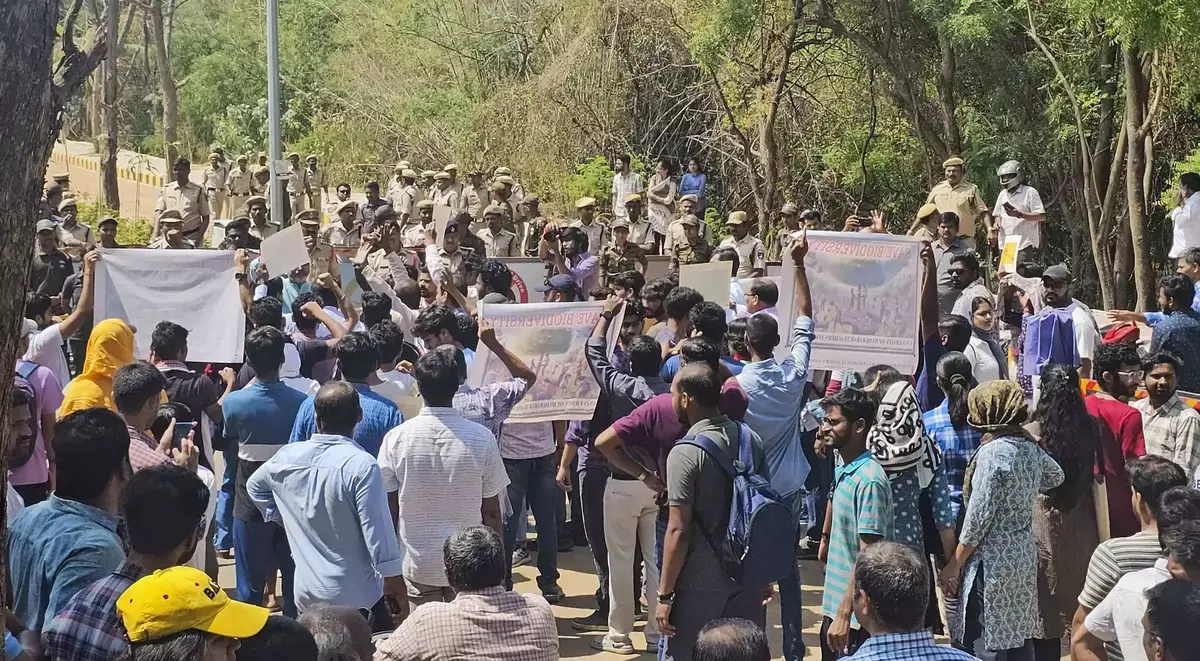 UoH students launch relay hunger strike, demand halt to tree bulldozing