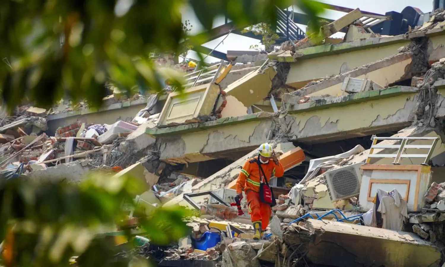Myanmar earthquake: death toll rises to 3471, heavy rain hampers relief efforts