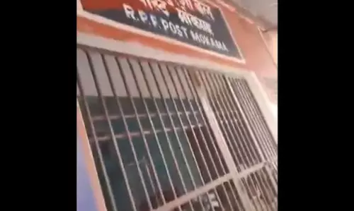 RPF instils fear in 32 Muslim children in skull caps by detaining in Bihar