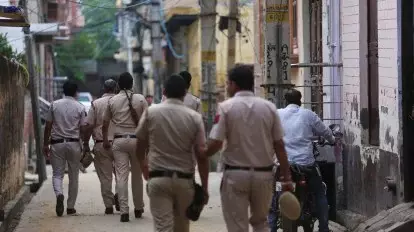 Delhi court seeks FIR against police after noticing bruises on accused