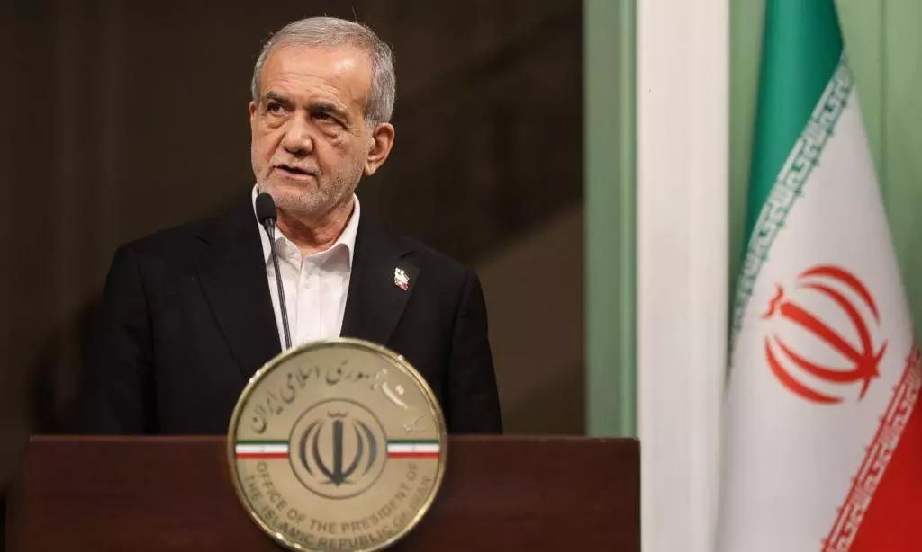 Iran dismisses nuclear bomb pursuit, offers business opening to U.S.