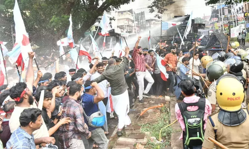 Keralas Left govt accused of denying Muslim groups democratic right to protest against Waqf Act