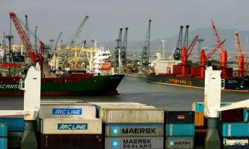 India’s exports hit record $820 billion in 2024-25 amid global challenges