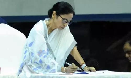 Contempt of court notice served to Mamata over remarks on SC verdict