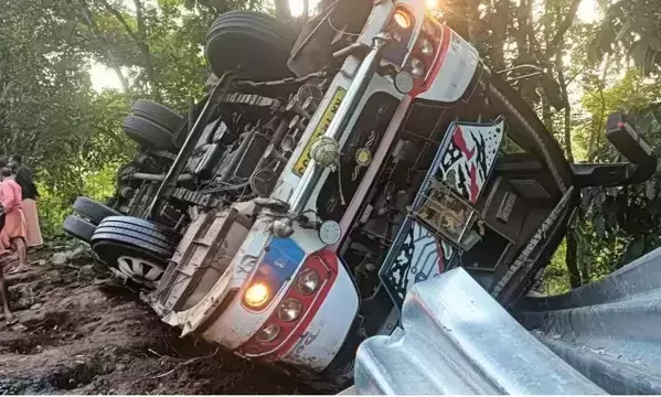 One killed, over 20 injured as Sabarimala pilgrims bus overturns
