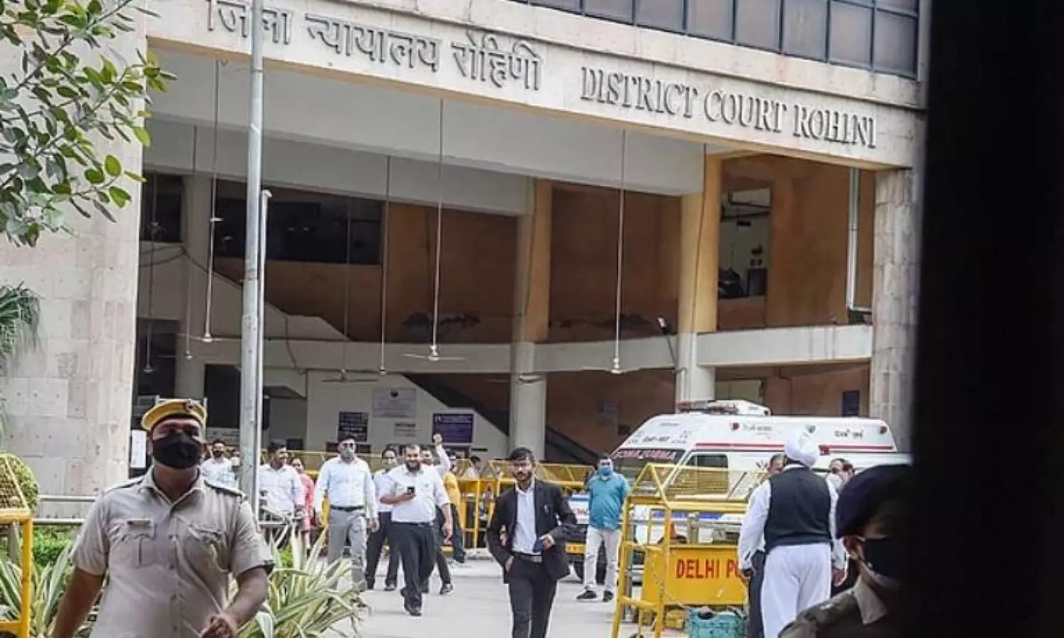 Man threatens judge in Delhi courtroom after she rules against him