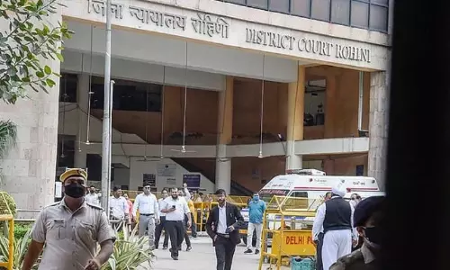 Man threatens judge in Delhi courtroom after she rules against him