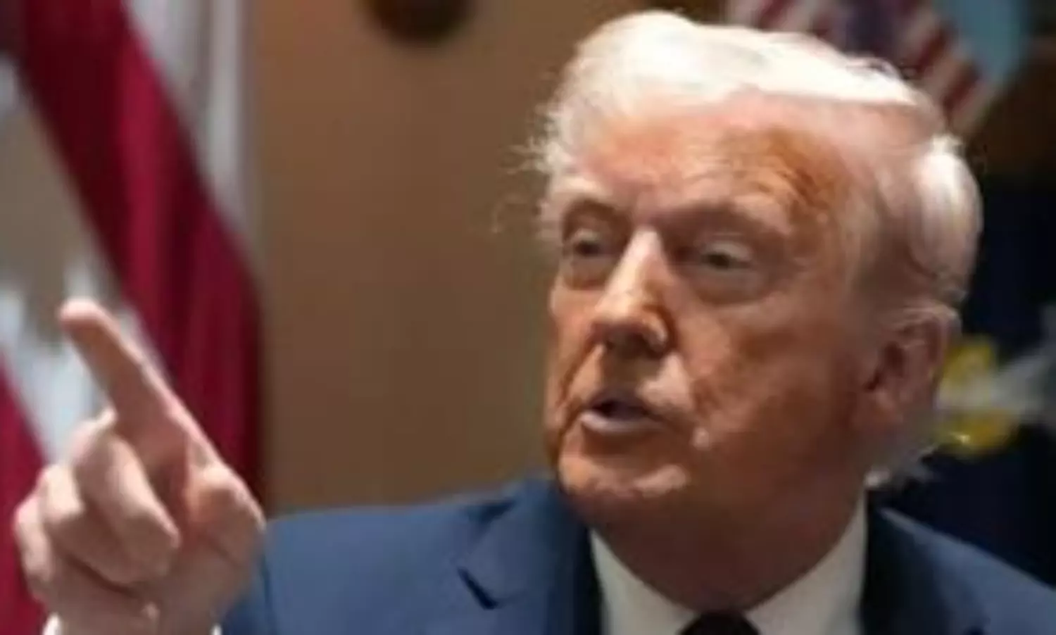 Trump makes more comments about Canada relying on US days before Canadas polls