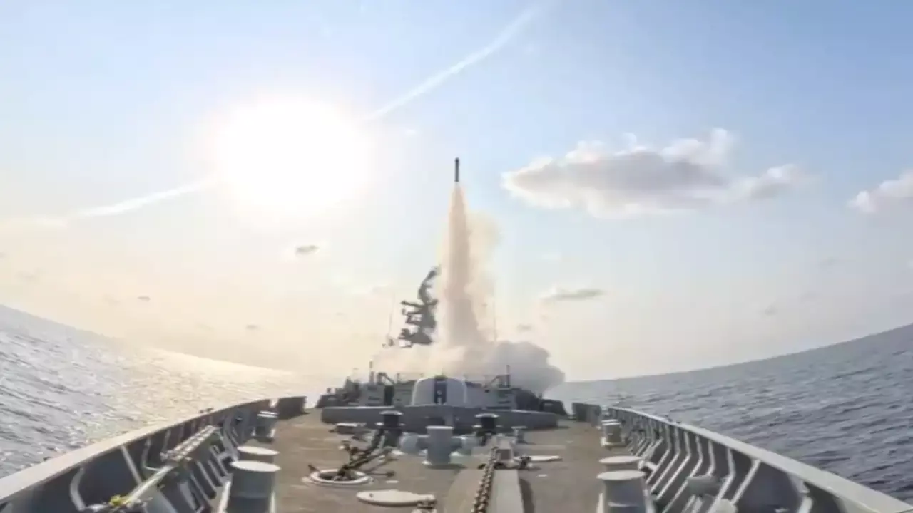 Indian Navy successfully test-fires medium-range surface-to-air missile