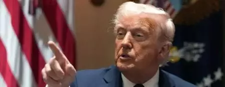 Trump makes more comments about Canada relying on US days before Canadas polls